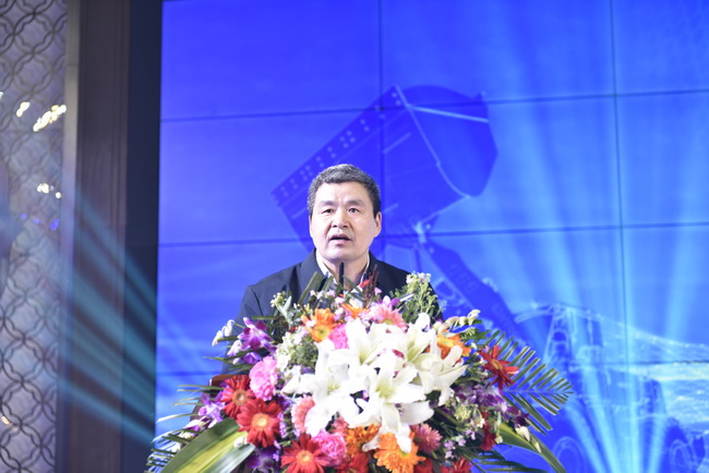 安博网页版机械副总裁 安博网页版铲运机械事业部总经理 党委书记王庆祝致词