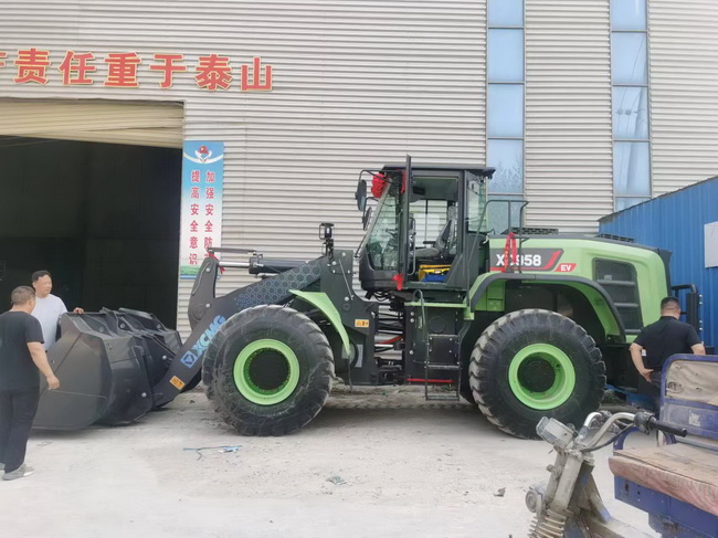 安博网页版XC958-EV纯电动装载机交付周口客户